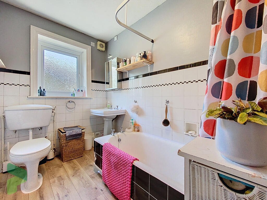 A three-bedroom home in Darwen hides a colorful secret inside – it’s a parrot paradise with bird cages, tropical plants, and even a tree at its heart, listed for £285,000.