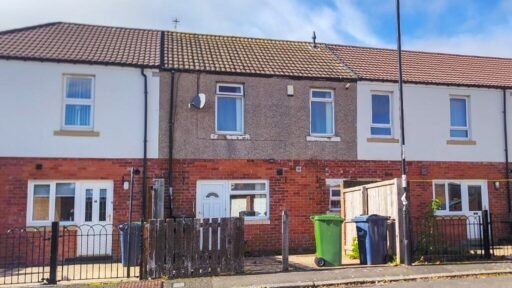 An ordinary terraced house in Washington hides a secret casino inside its living room, complete with slot machines, long-term tenants, and an annual income of £9,000.