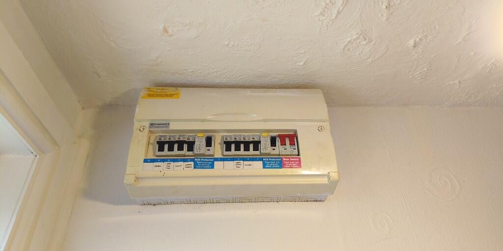 An ordinary terraced house in Washington hides a secret casino inside its living room, complete with slot machines, long-term tenants, and an annual income of £9,000.