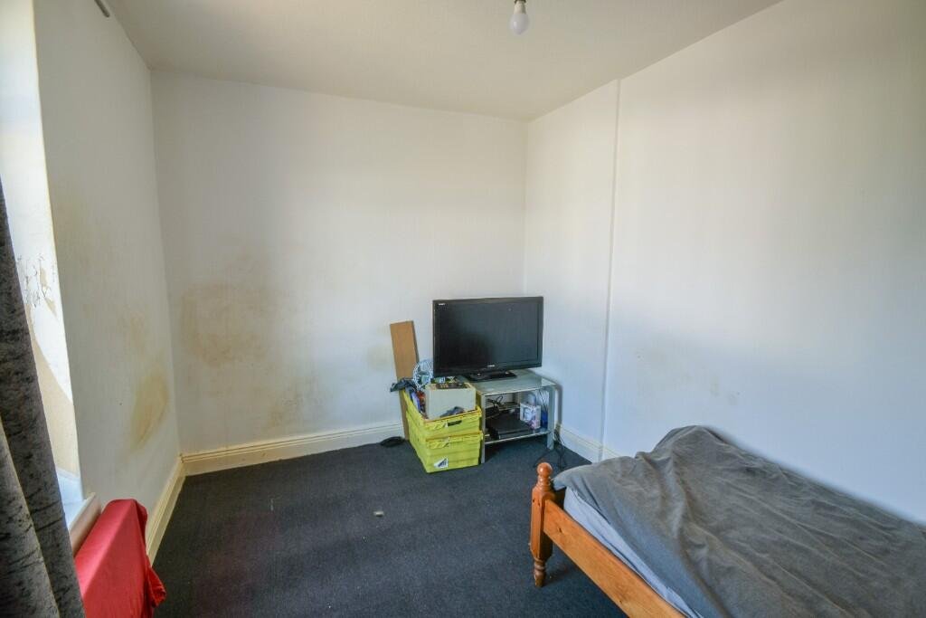 An ordinary terraced house in Washington hides a secret casino inside its living room, complete with slot machines, long-term tenants, and an annual income of £9,000.