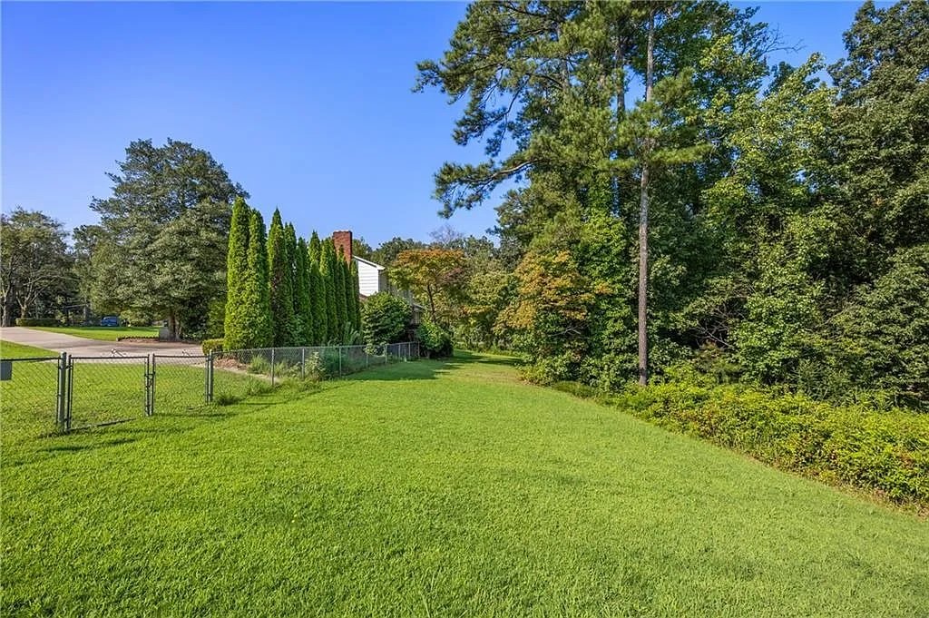 Step into the world of Stranger Things with the iconic Wheeler house, now for sale at $350K—an 80s time capsule perfect for fans, collectors, and dreamers alike.