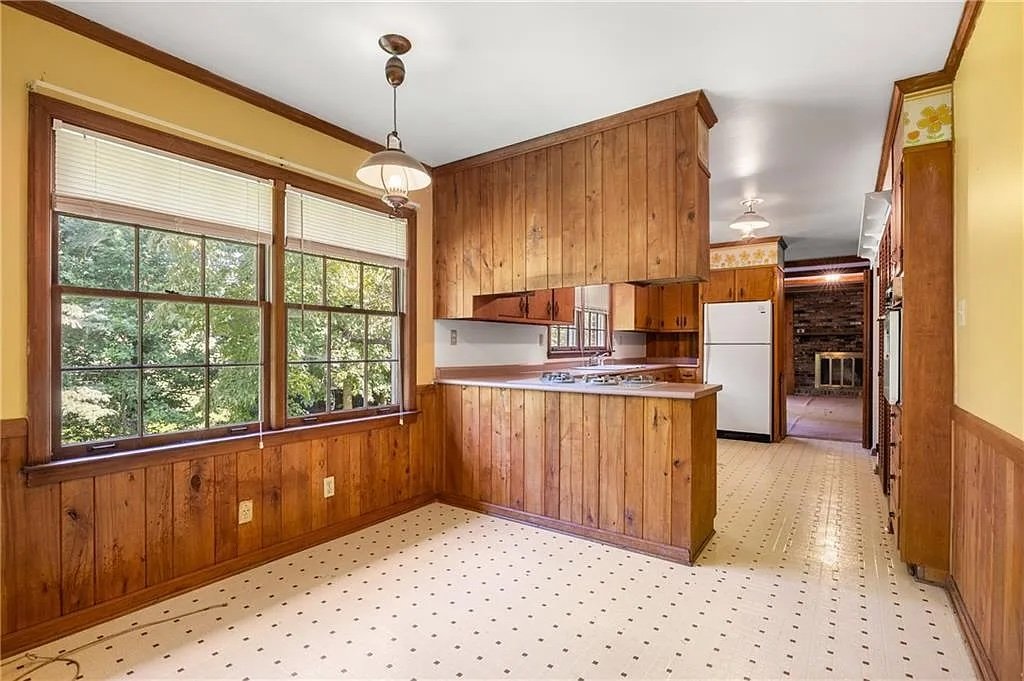 Step into the world of Stranger Things with the iconic Wheeler house, now for sale at $350K—an 80s time capsule perfect for fans, collectors, and dreamers alike.