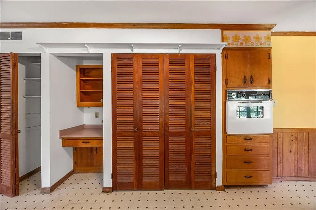 Step into the world of Stranger Things with the iconic Wheeler house, now for sale at $350K—an 80s time capsule perfect for fans, collectors, and dreamers alike.