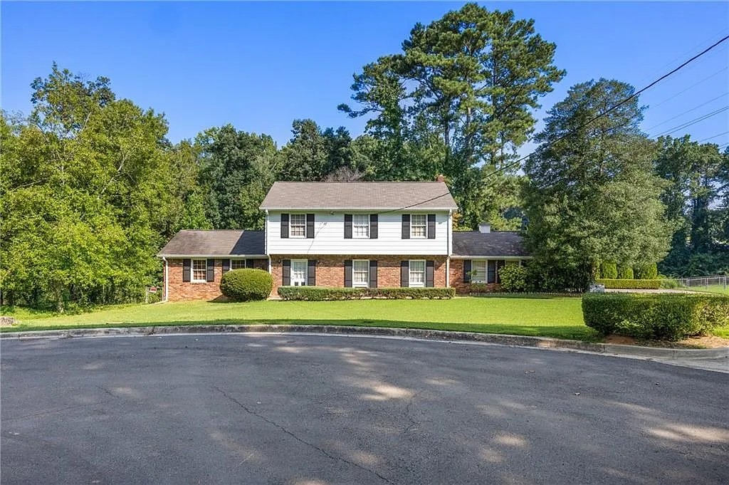 Step into the world of Stranger Things with the iconic Wheeler house, now for sale at $350K—an 80s time capsule perfect for fans, collectors, and dreamers alike.