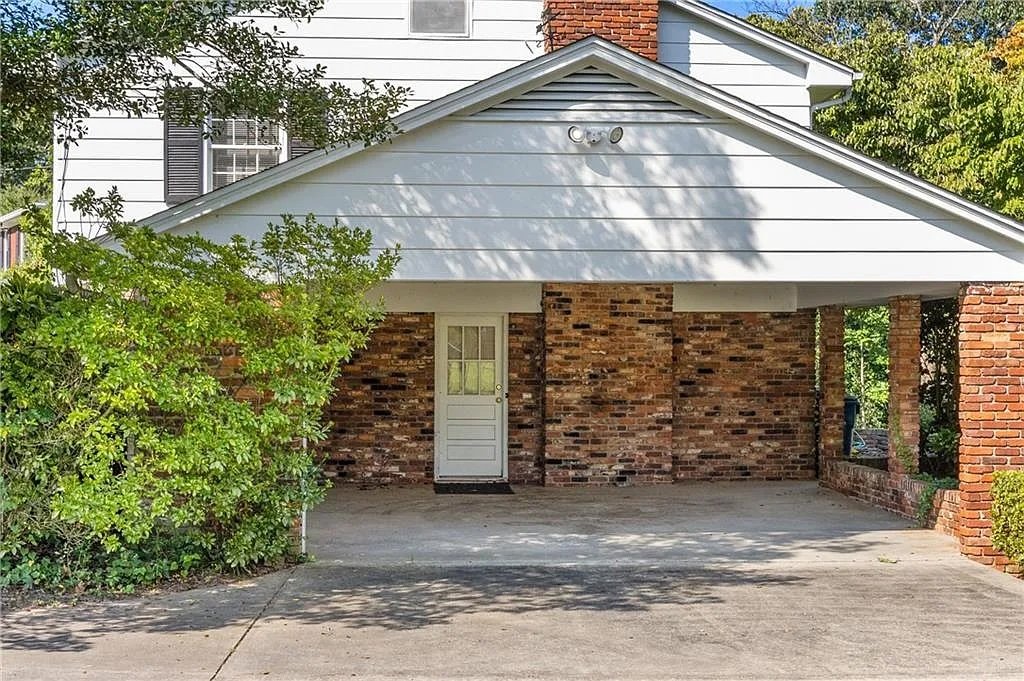 Step into the world of Stranger Things with the iconic Wheeler house, now for sale at $350K—an 80s time capsule perfect for fans, collectors, and dreamers alike.