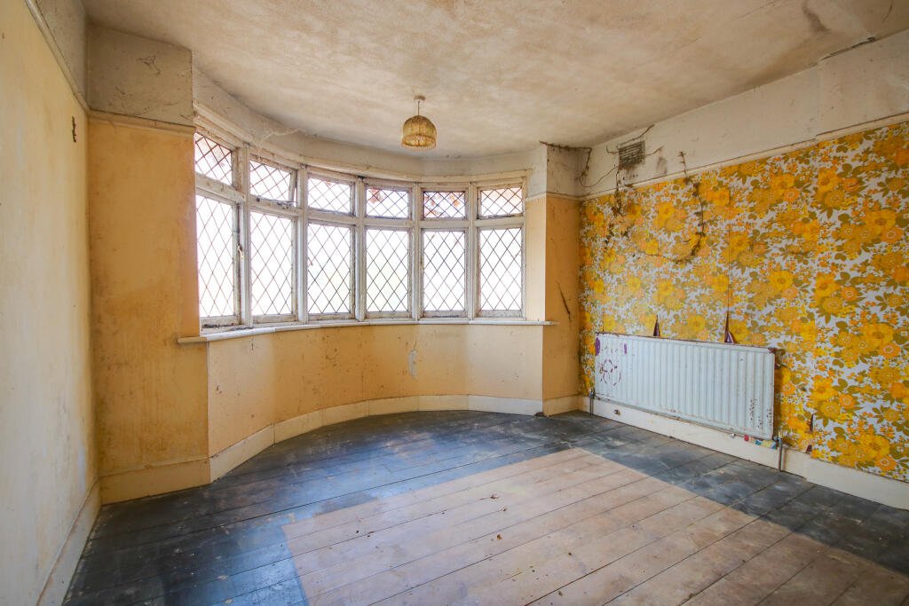 A three-bedroom house in Eastleigh buried under rubbish and cobwebs is on sale for £180,000, offering brave buyers a full renovation project with huge potential.