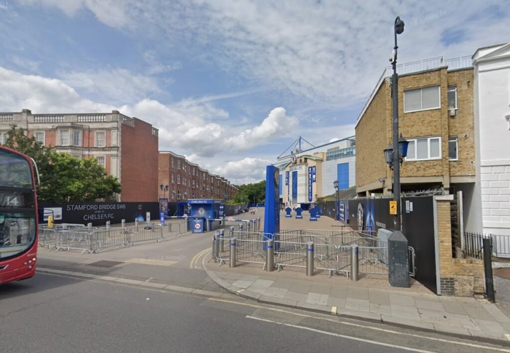 A shocked Lidl shopper found a live gecko inside a bag of rocket salad after the reptile survived a long refrigerated journey from Italy to Poland before discovery.