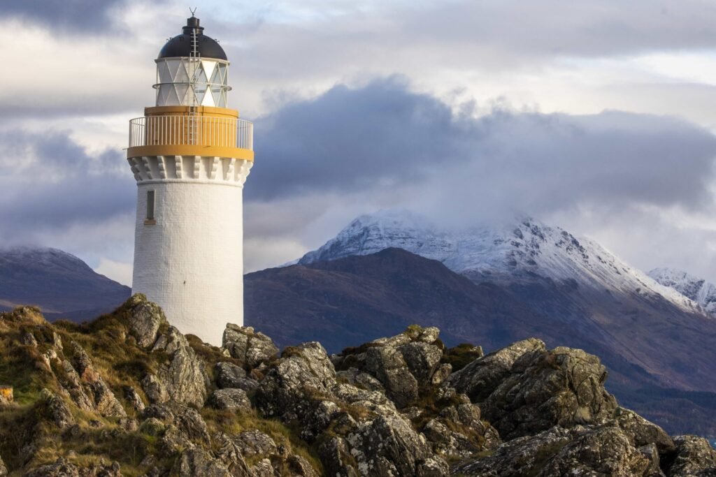 A private island in Scotland offers a three night Silent Night Experience for just £20, giving guests a peaceful off grid Christmas stay with nature, calm activities and coastal views.