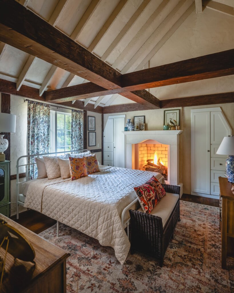 A real-life replica of Iris’s cottage from The Holiday is now open in Georgia’s Blue Ridge Mountains, offering a cozy, movie-inspired escape just in time for Christmas.