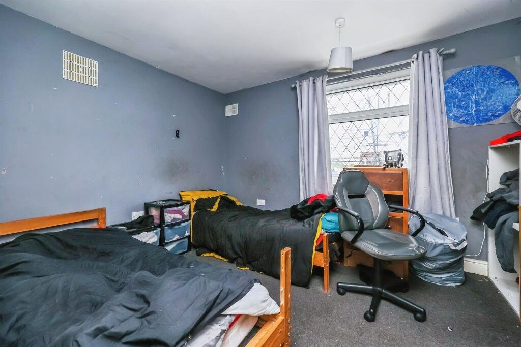 A three-bed home priced at £190,000 is turning heads due to a huge electricity pylon towering over its garden, casting a shadow across the conservatory and outdoor space.