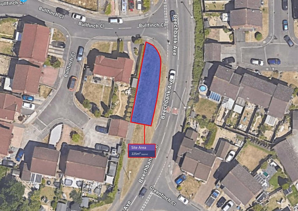 A 225m² grass verge in affluent Poole hits the market for £8000 baffling buyers as a thin freehold strip outside a home heads to online auction despite no clear use or development guidance.