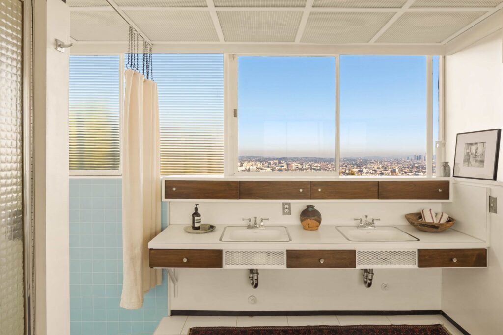 Iconic Stahl House in Hollywood Hills hits the market for the first time in 65 years, offering glass walls, panoramic LA views and a legendary architectural legacy.