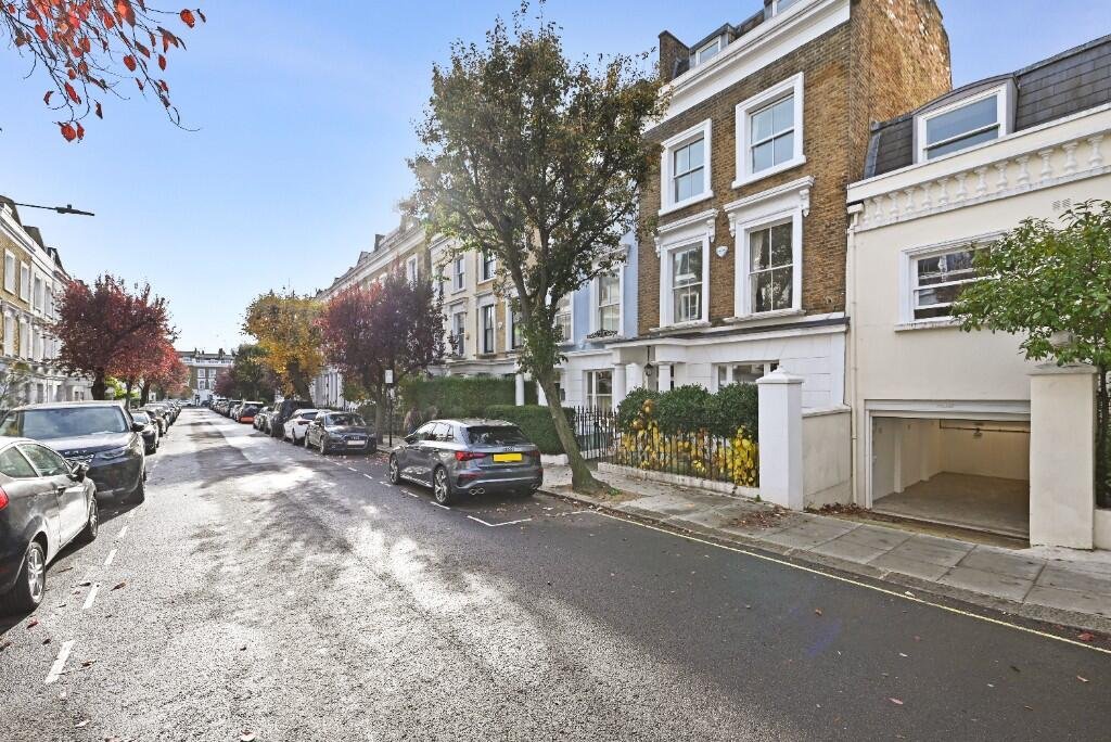 A single London parking space goes on sale for nearly £300k in Notting Hill sparking shock as the price rivals buying a full family home in the north of England.