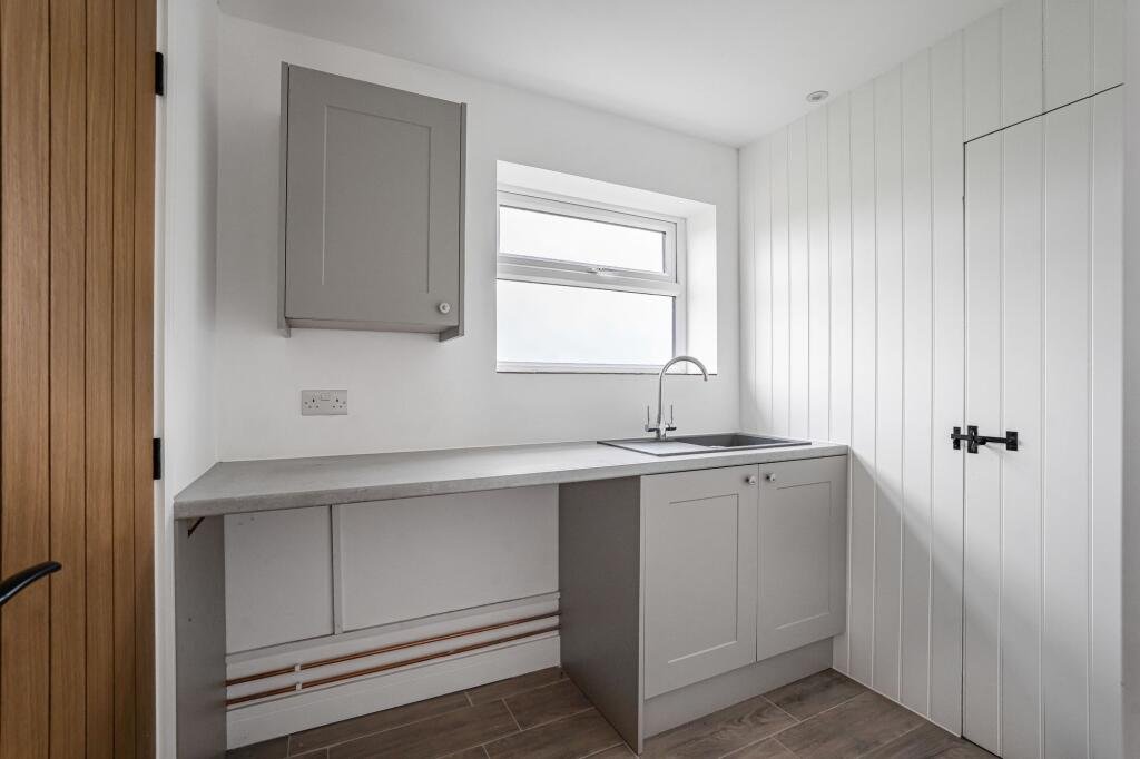 Renovated three bed countryside home near Cambridge lists for £600,000 with 5.5 acres of grassland, huge potential, planning permission and stunning open views.