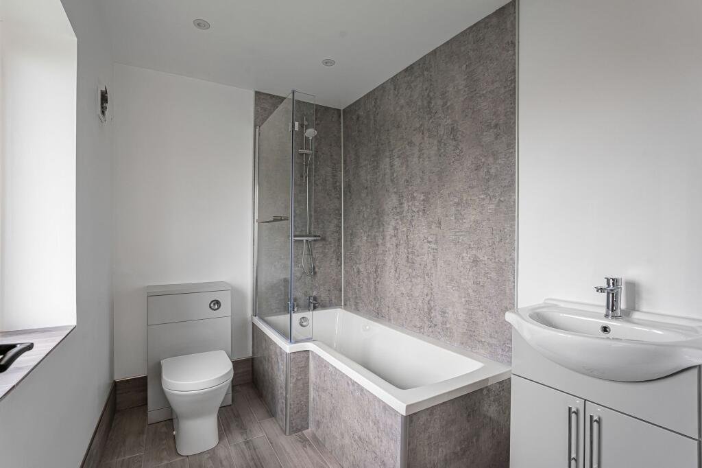 Renovated three bed countryside home near Cambridge lists for £600,000 with 5.5 acres of grassland, huge potential, planning permission and stunning open views.