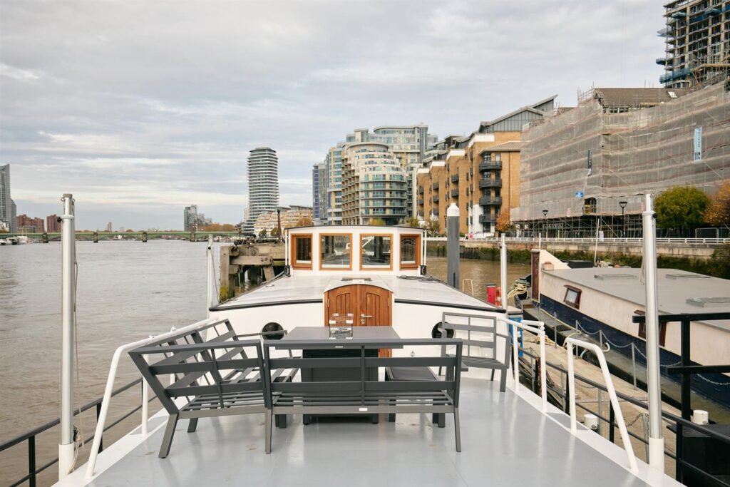Channel 4 My Floating Home barge from 1865 goes on sale for £1.25m, offering three storeys, luxury interiors and Thames views at Wandsworth Pier. Featured on Channel 4 TV.