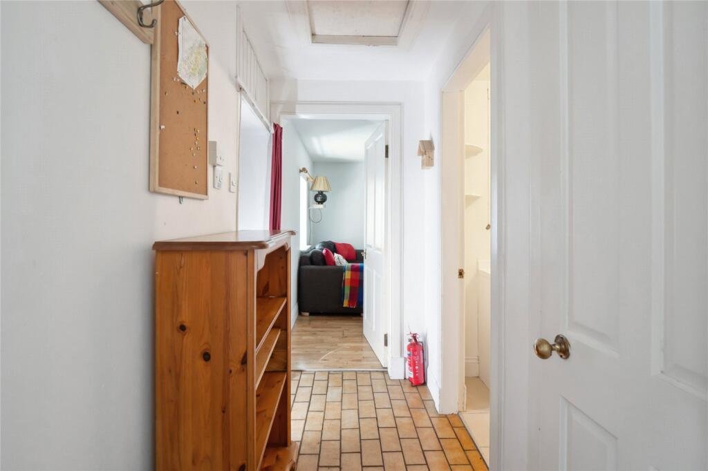 Two charming pre 1900 cottages on a secluded Scottish island have gone on sale for £390,000, offering peaceful countryside views and a rare slice of traditional island life