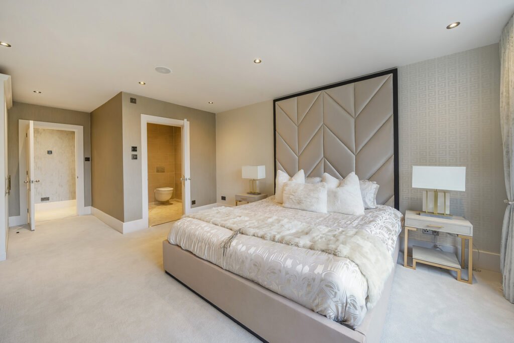 Lavish seven-bedroom Leeds mansion linked to a Premier League star hits market for £3.5m, boasting pool, cinema, sunken lounge and high-tech luxury living.