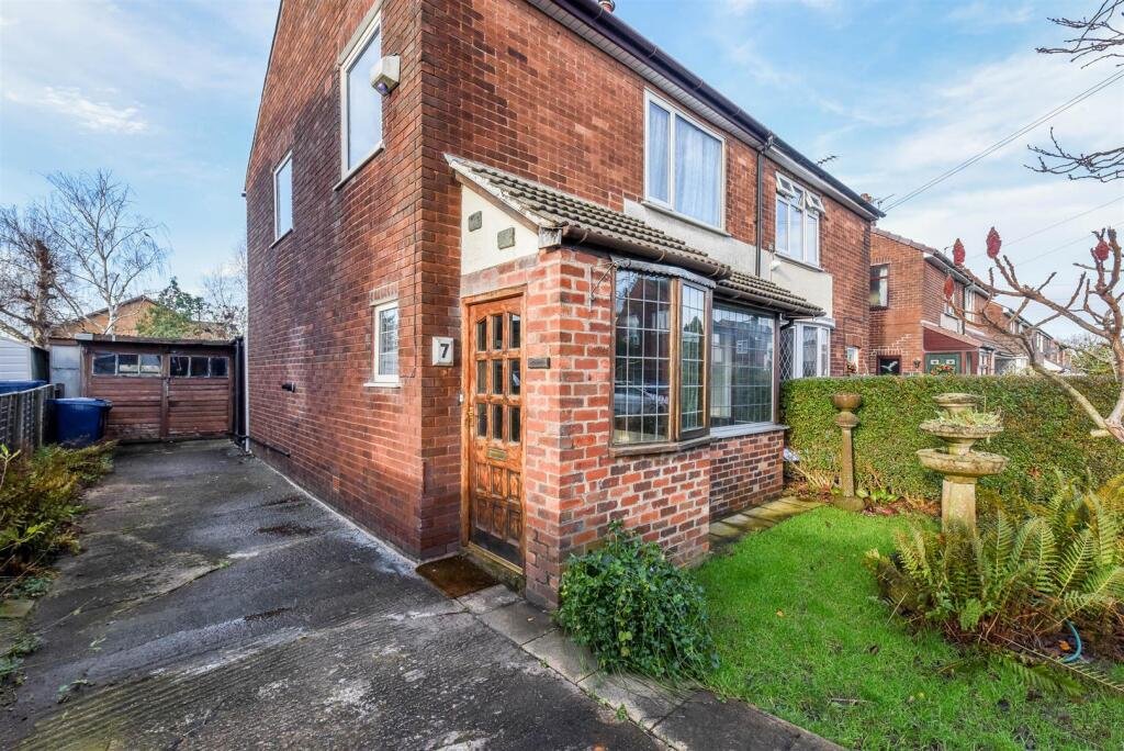 A three bedroom home priced at £130,000 has caught attention for its unusual layout, featuring a fully plumbed toilet sitting openly inside a glass conservatoryA three bedroom home priced at £130,000 has caught attention for its unusual layout, featuring a fully plumbed toilet sitting openly inside a glass conservatory