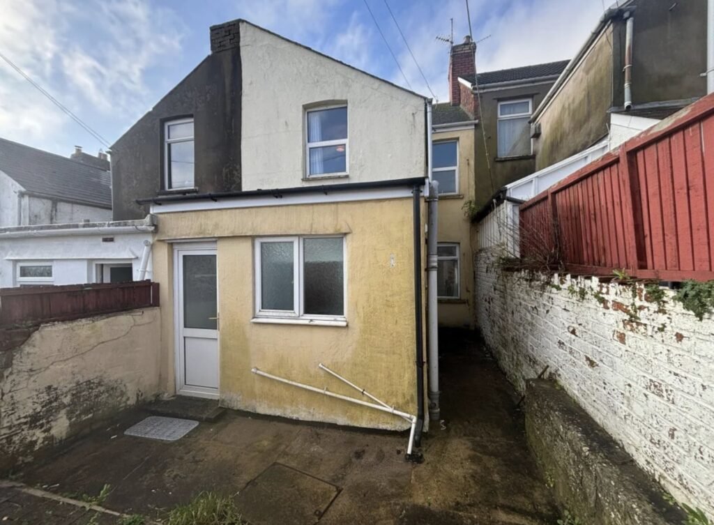 Fans can buy Uncle Bryn’s iconic Gavin & Stacey house in Barry, the three bedroom Trinity Street home packed with famous scenes, now on the market for £210,000 after hit sitcom fame!