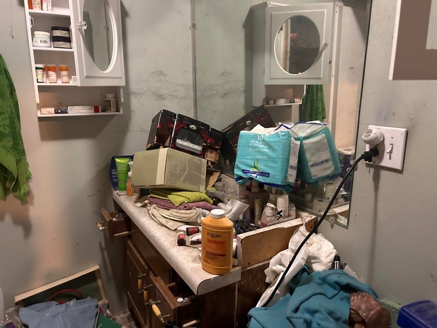 A remote “prepper’s paradise” packed with survival gear is up for £186,000, offering a fortified bunker-style home on 25 acres ready for life off the grid.