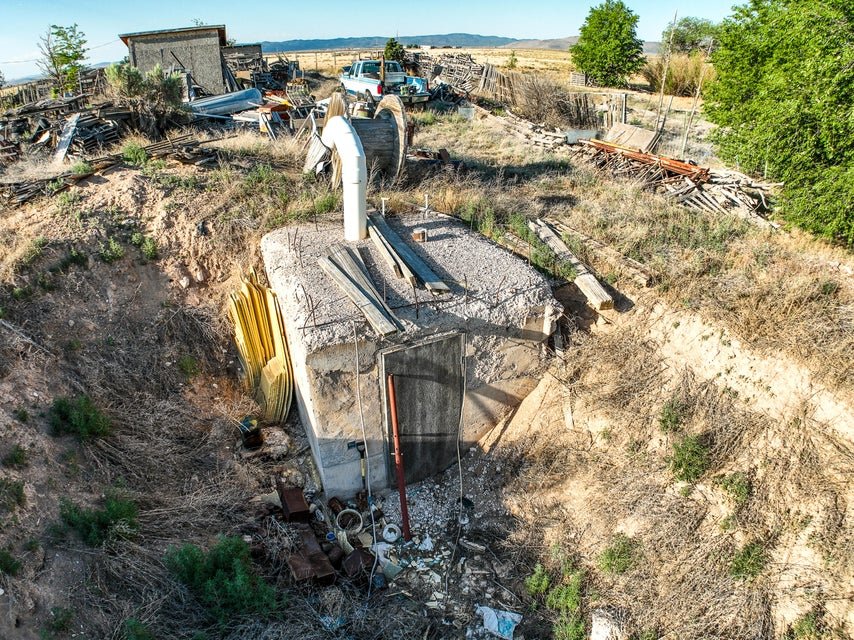 A remote “prepper’s paradise” packed with survival gear is up for £186,000, offering a fortified bunker-style home on 25 acres ready for life off the grid.