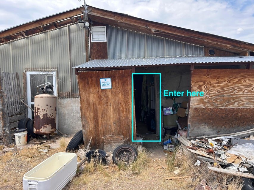 A remote “prepper’s paradise” packed with survival gear is up for £186,000, offering a fortified bunker-style home on 25 acres ready for life off the grid.