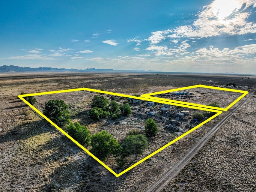 A remote “prepper’s paradise” packed with survival gear is up for £186,000, offering a fortified bunker-style home on 25 acres ready for life off the grid.