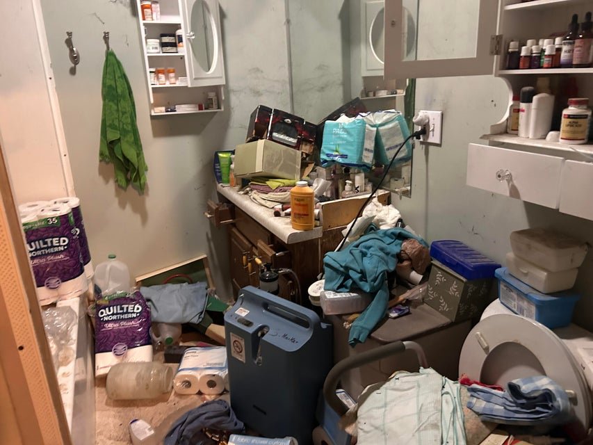 A remote “prepper’s paradise” packed with survival gear is up for £186,000, offering a fortified bunker-style home on 25 acres ready for life off the grid.