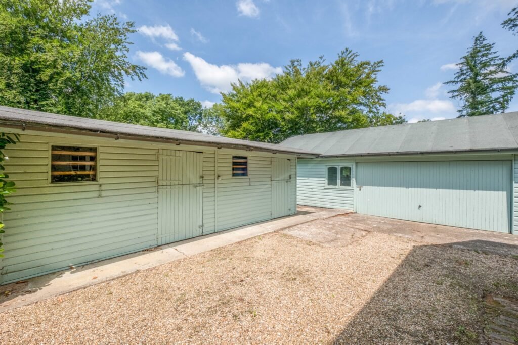 A Georgian country home once owned by James Bond’s gadget master Q hits the market, blending historic charm with modern upgrades and strong eco credentials in a sought-after setting