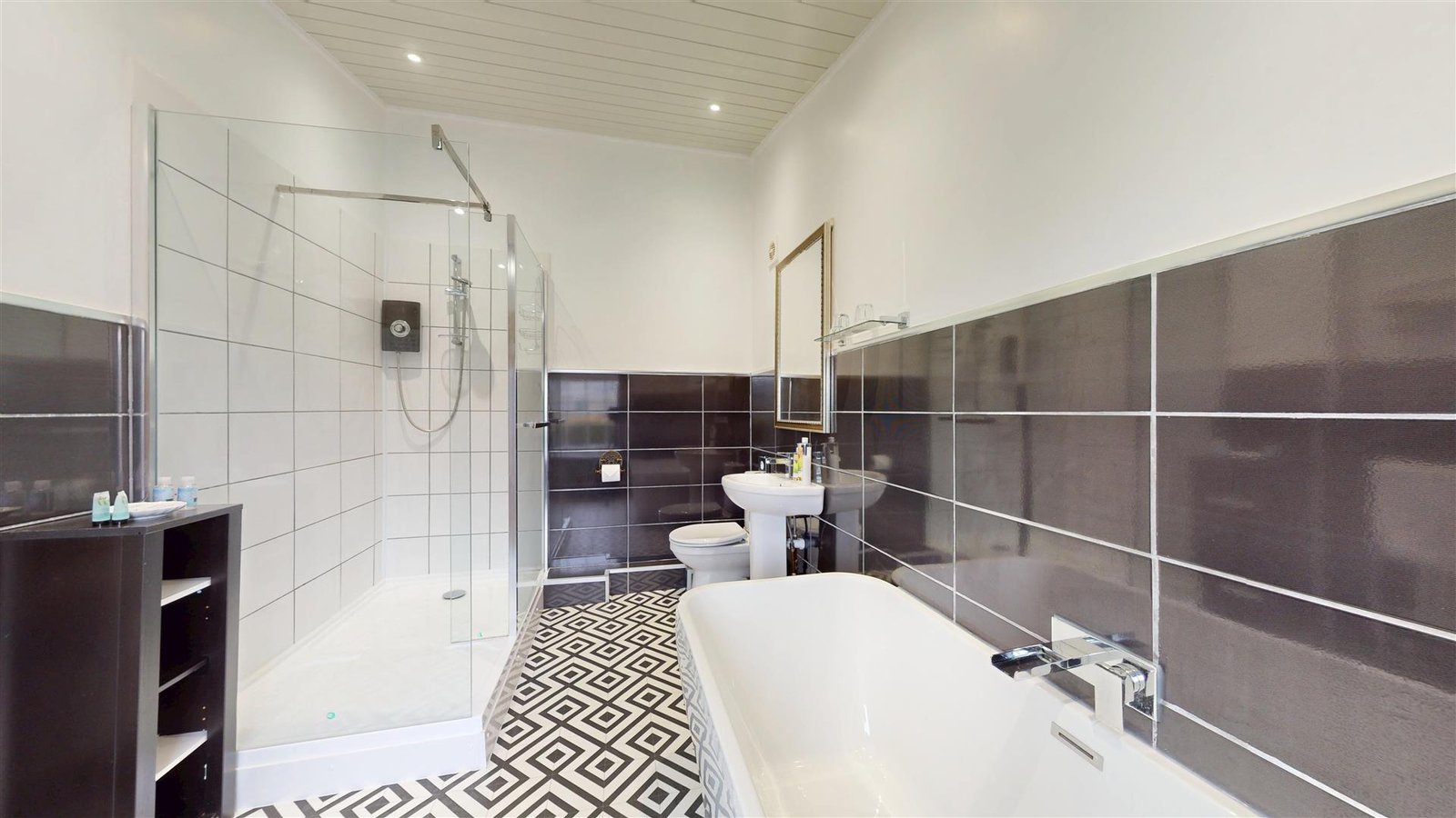 A former 19th-century railway station linked to a secret royal romance has been transformed into a six-bed country home and is now on the market for £820,000.