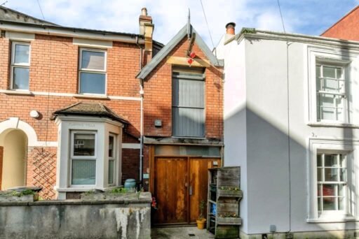 A quirky Bristol home barely wider than a tube carriage has hit the market for £325,000, packing clever design, a raised sleeping platform and cosy features into just 7ft 5in.