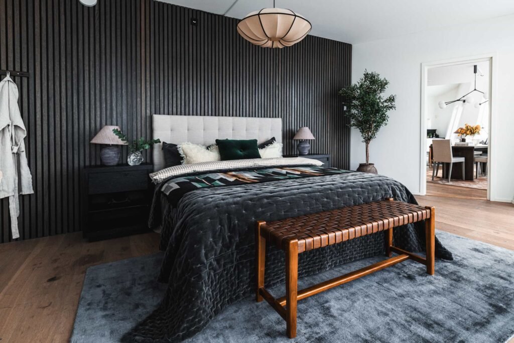 A stunning five-bed ski lodge once owned by football legend Zlatan Ibrahimovic is on sale for £2.45m, boasting panoramic mountain views, a sauna, spa and luxury features.