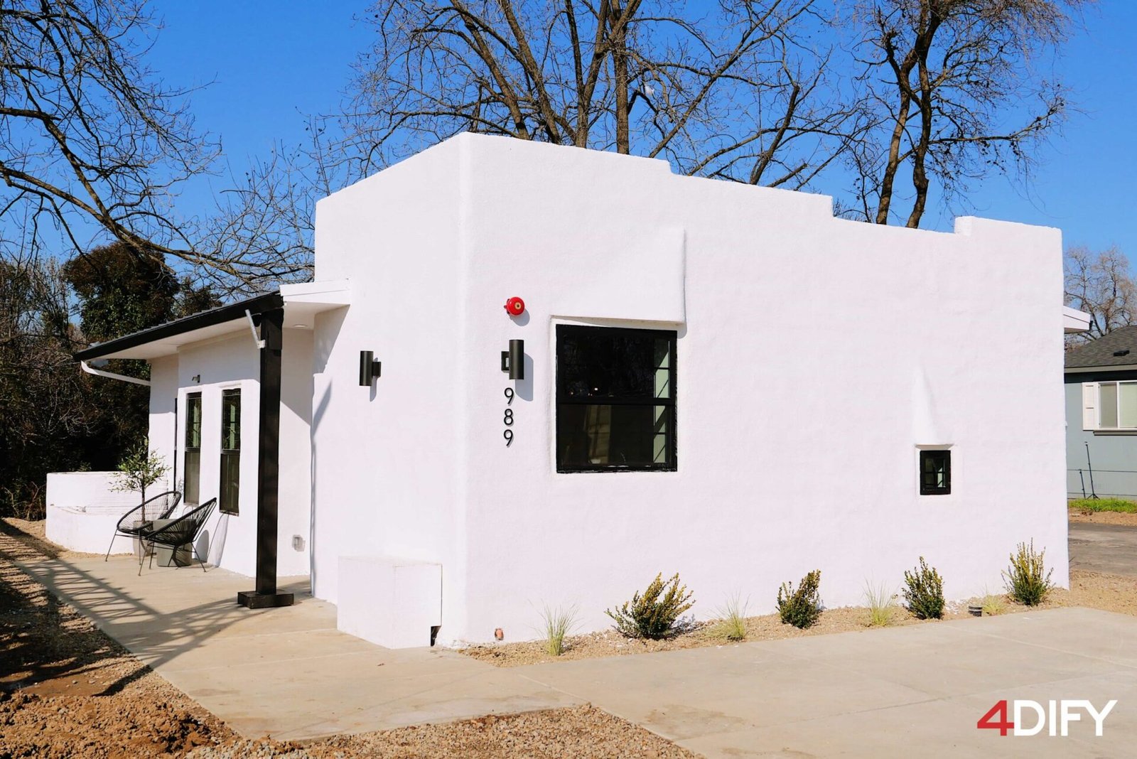 A 3D printer has created the first affordable neighbourhood in California, with bulletproof concrete homes from 4DIFY hitting the market at £280,000.