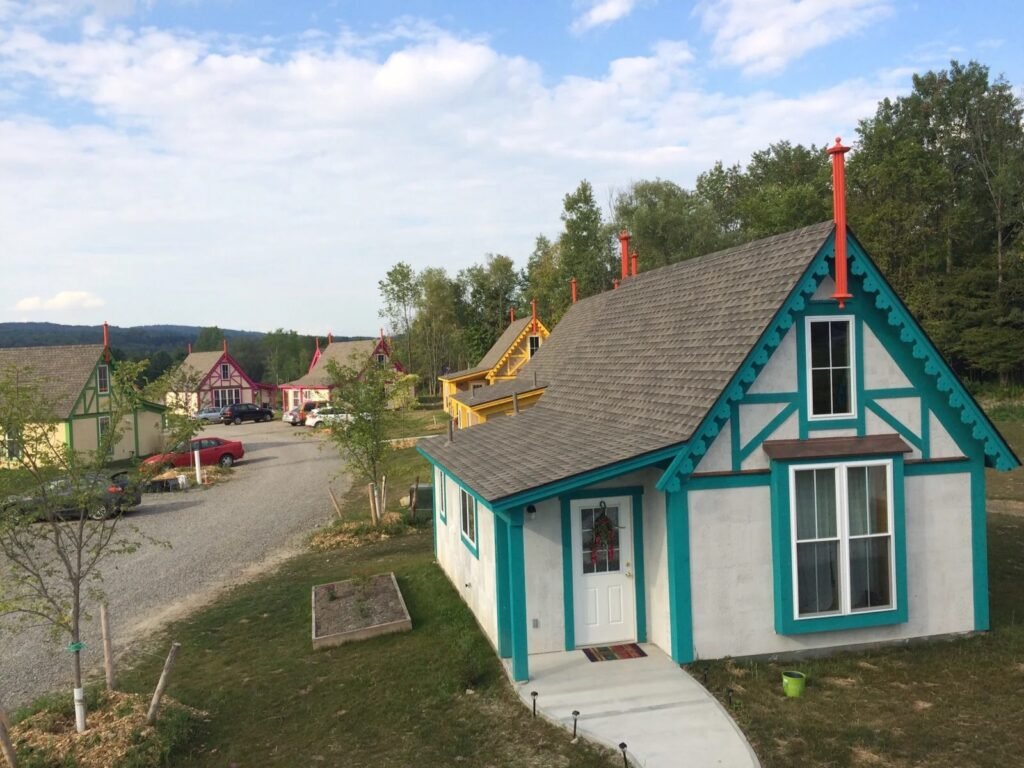 Storybook-style cottages inspired by a children's book are available to rent from £1,300 a month across three charming fairytale villages in upstate New York.