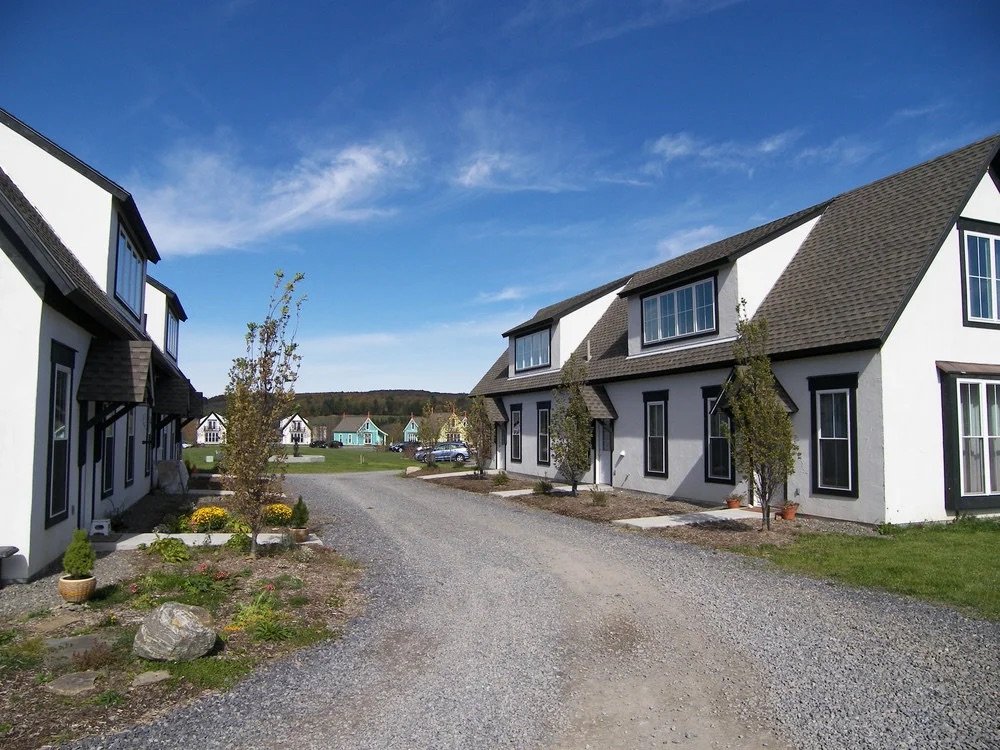 Storybook-style cottages inspired by a children's book are available to rent from £1,300 a month across three charming fairytale villages in upstate New York.