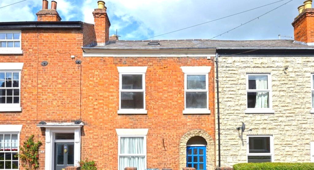 A three-bedroom Shrewsbury home listed for £260,000 has left buyers baffled after photos revealed a toilet and hand basin sitting openly in the corner of the dining room.