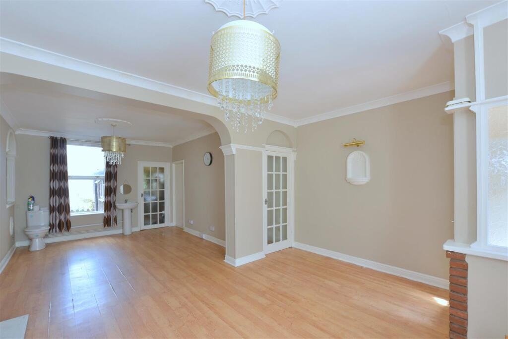 A three-bedroom Shrewsbury home listed for £260,000 has left buyers baffled after photos revealed a toilet and hand basin sitting openly in the corner of the dining room.