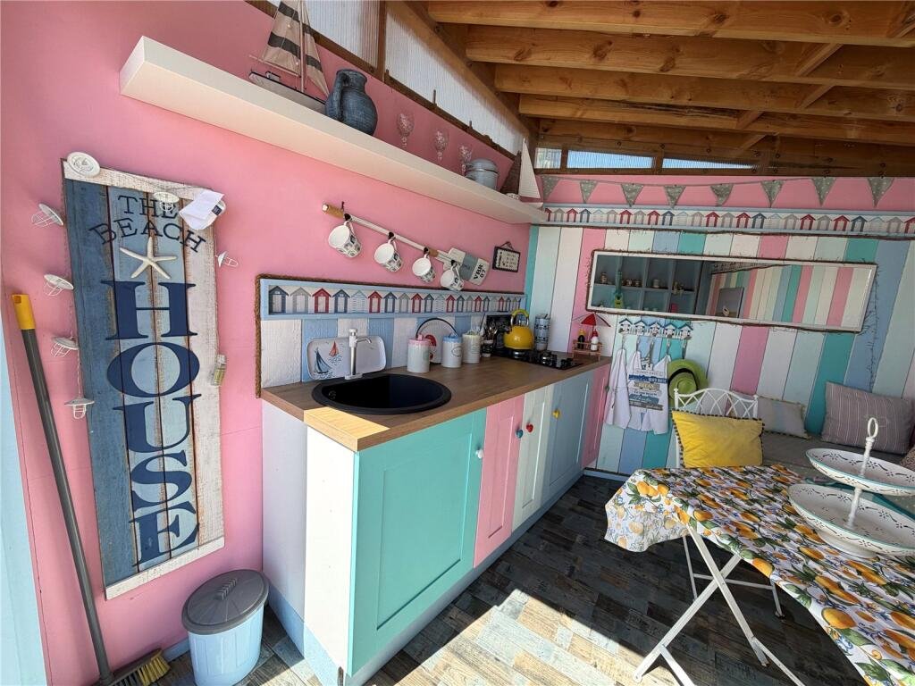 A luxury beach hut on award-winning Blue Flag East Beach in Shoeburyness, Essex goes on sale for £75,000 with panoramic Thames Estuary views perfect for summer.