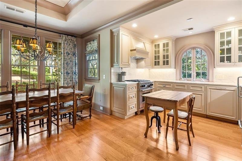 Hollywood star Josh Brolin lists his luxury Georgia mansion for nearly $5 million after transforming the secluded Sandy Springs estate into A-list hideaway for stars.