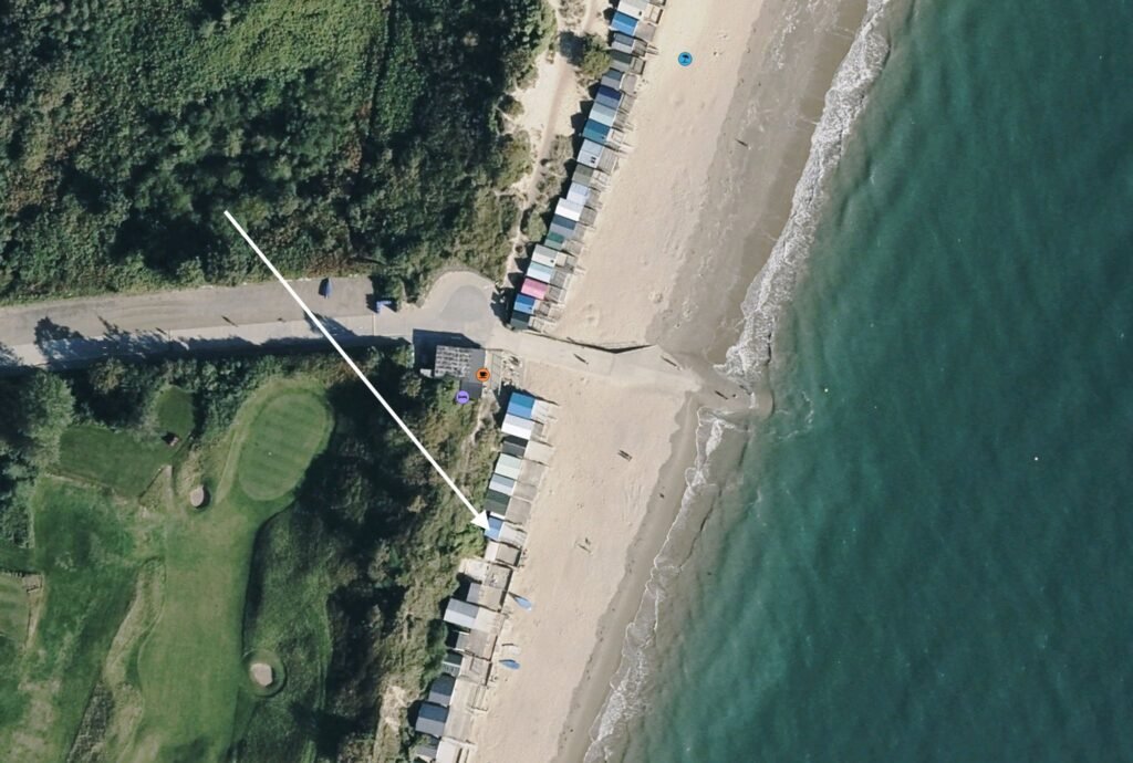 A basic beach hut with no power or running water has gone on sale for £200,000 in Wales - nearly the same price as the average semi-detached home, leaving buyers stunned.