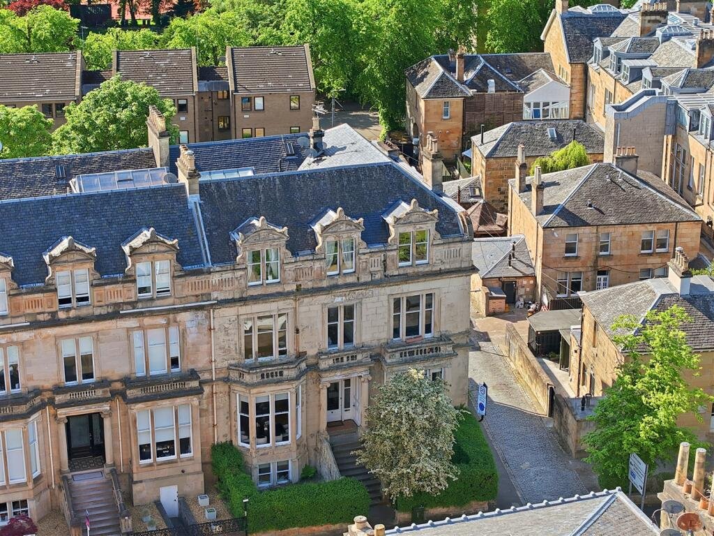 A Victorian flat on the market for £500,000 in Scotland comes with a rather unusual feature - a downstairs loo that appears to double as a fully stocked wine cellar.