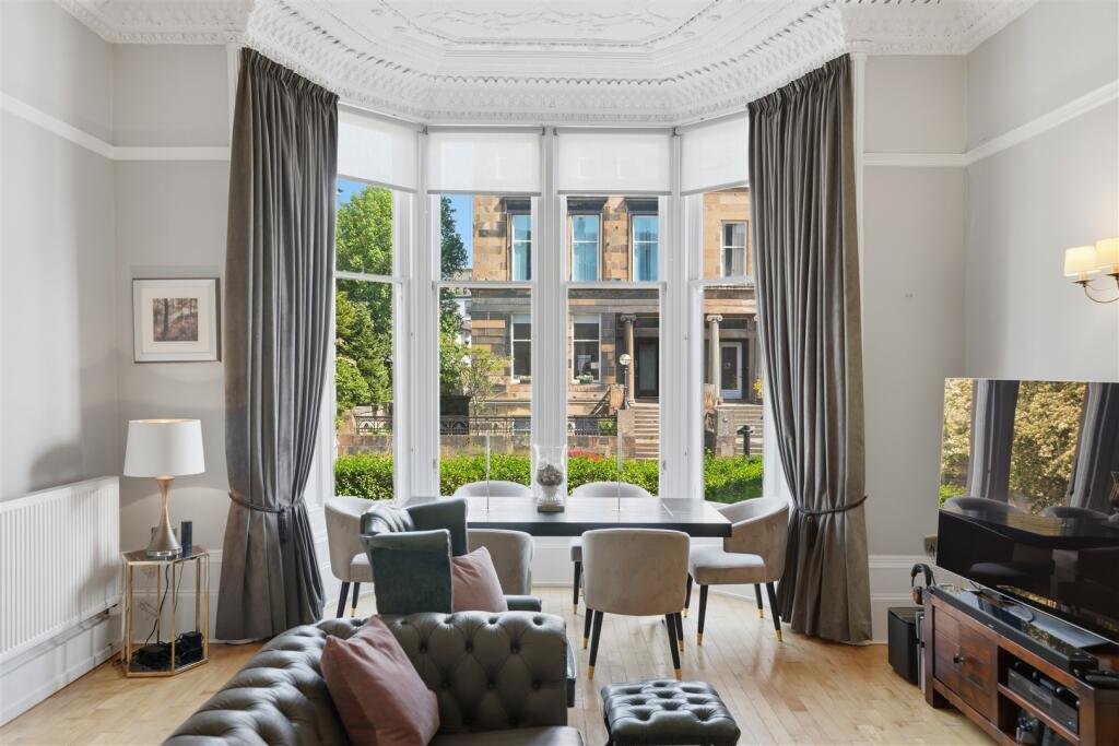 A Victorian flat on the market for £500,000 in Scotland comes with a rather unusual feature - a downstairs loo that appears to double as a fully stocked wine cellar.