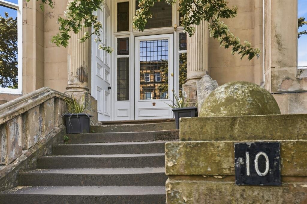 A Victorian flat on the market for £500,000 in Scotland comes with a rather unusual feature - a downstairs loo that appears to double as a fully stocked wine cellar.