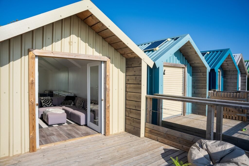 An end-of-summer beach hut has gone on sale for an eye-watering £210,000 - almost as much as the average semi-detached home in Wales, but it does have solar power.