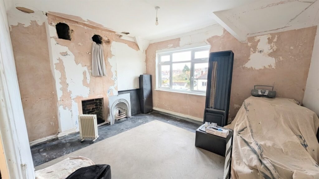An unassuming four-bed home has hit the market for just £200,000 - but buyers might not expect its rather unusual past as a cannabis factory.