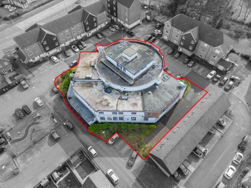 A historic RAF facility housing a colossal centrifuge that spun pilots at up to 9G - and tested Britain's first astronaut Helen Sharman - is on the market for £750,000.