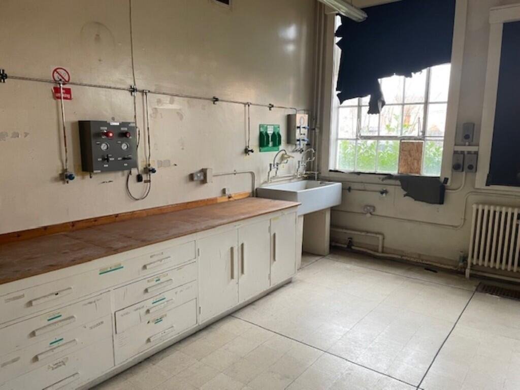 A historic RAF facility housing a colossal centrifuge that spun pilots at up to 9G - and tested Britain's first astronaut Helen Sharman - is on the market for £750,000.