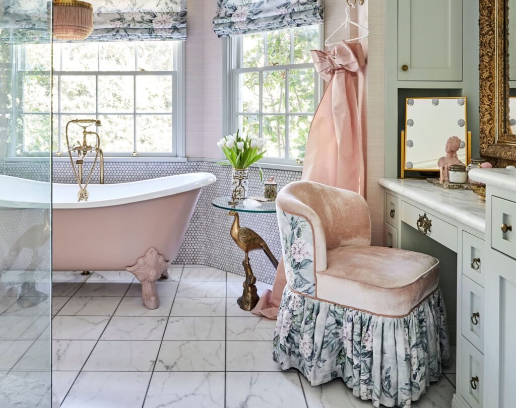 Taylor Swift's Beverly Hills mansion where she wrote the 1989 album and filmed her iconic Vogue interview has hit the market for £6 million.