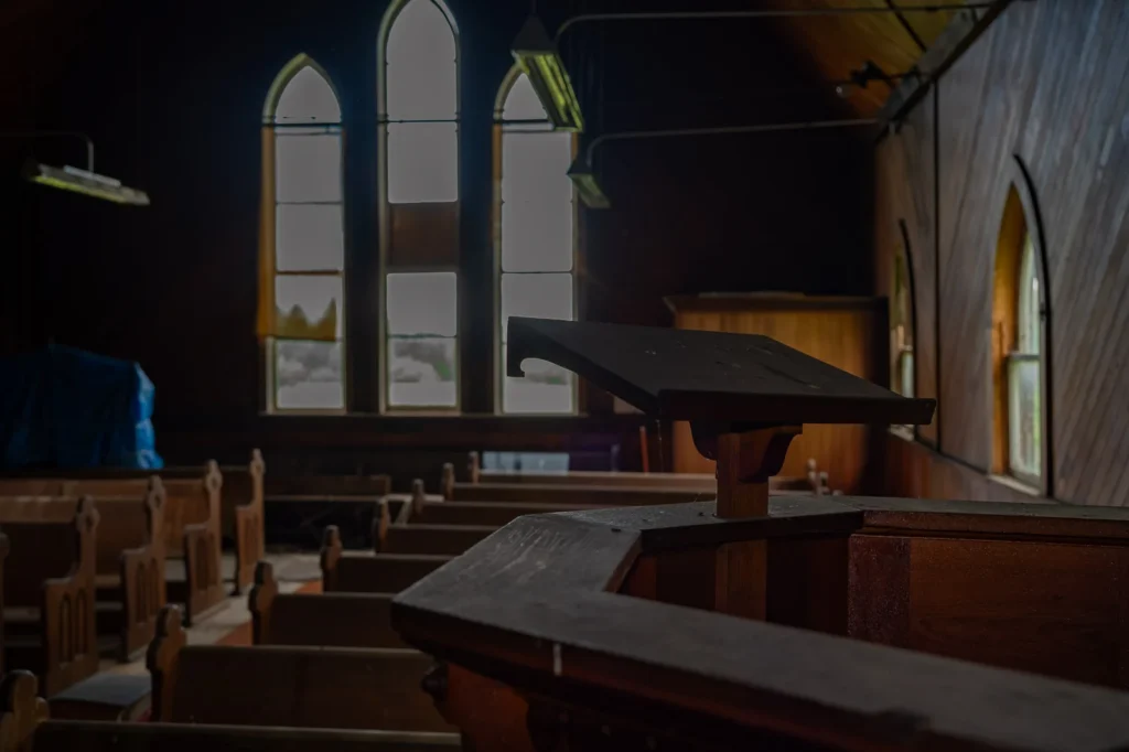 Explore the eerie ghost town of Solsgirth, Manitoba, where just three families remain. See abandoned churches, empty homes, and a settlement frozen in time since 2002.